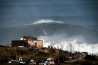 Un dron captura el angustioso rescate de dos surfistas